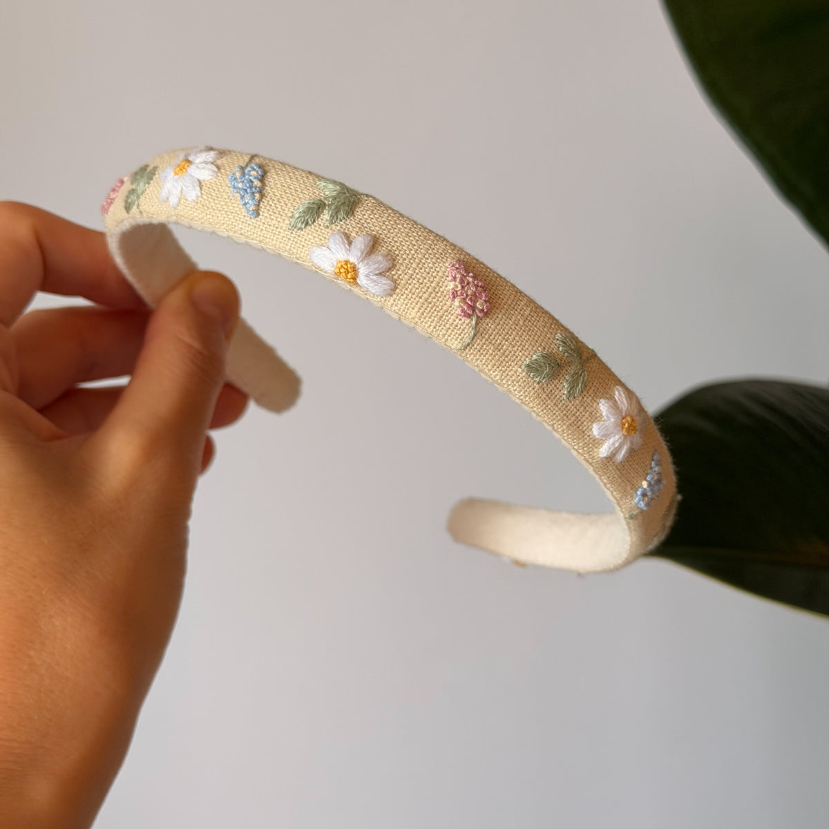 CERCHIETTO MARGHERITA BEIGE SOTTILE