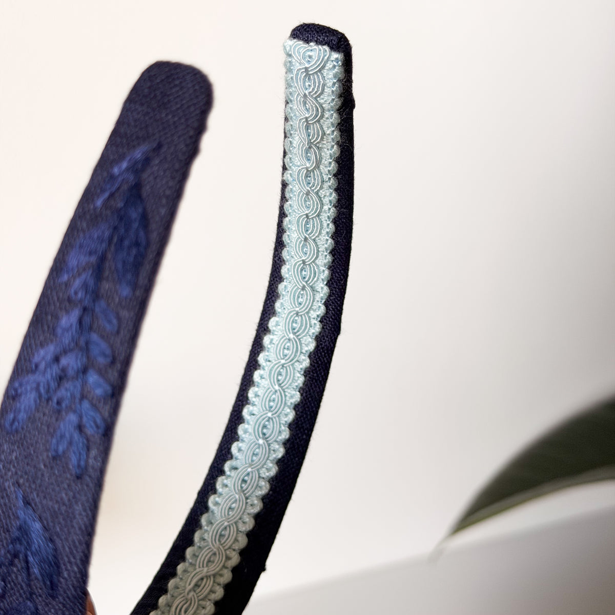 CERCHIETTO TONO SU TONO BLU