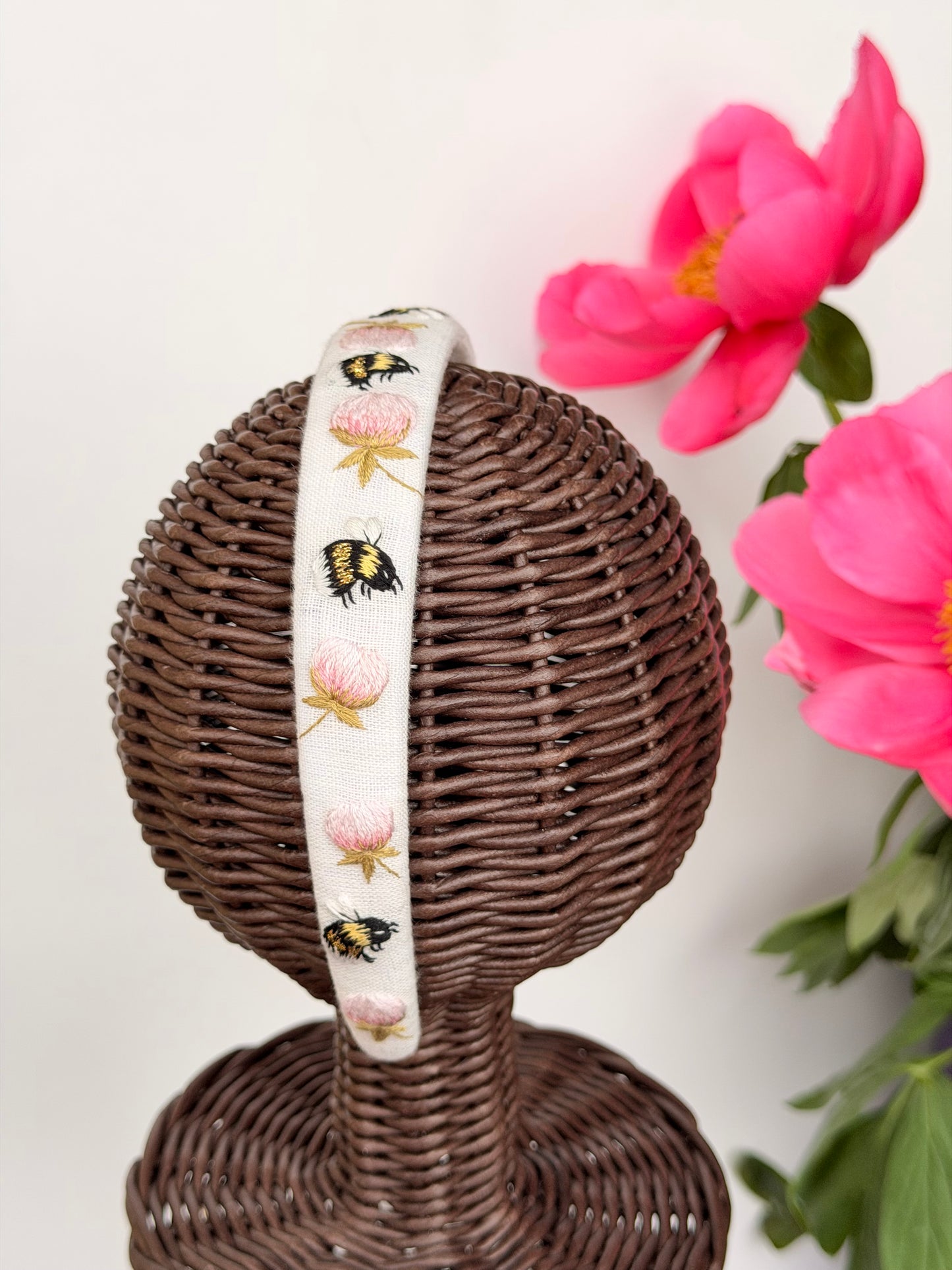 CERCHIETTO API E FIORI